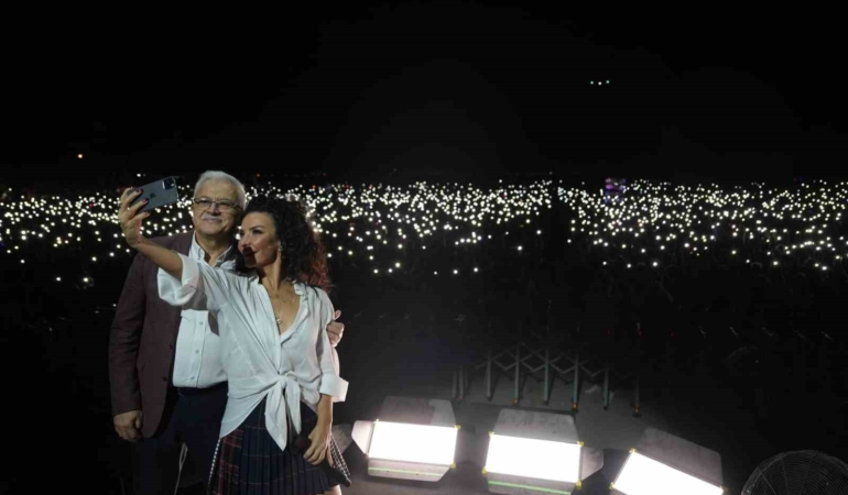 Burhaniye’de festival hız kesmeden devam ediyor