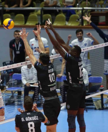 Bursa Büyükşehir Belediyespor Efeler Ligi’ne sahasında Fenerbahçe Medicana maçıyla başlayacak