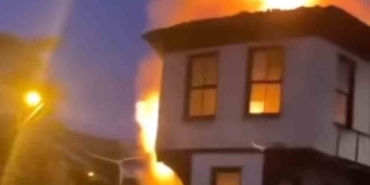 Bursa’da geceyi aydınlatan yangın