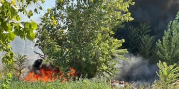 Bursa’da korkutan yangın : Odun depoları tehlike altında