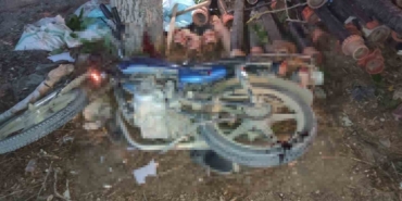 Bursa’da motosiklet ağaca çarptı: 1 ölü, 1 yaralı