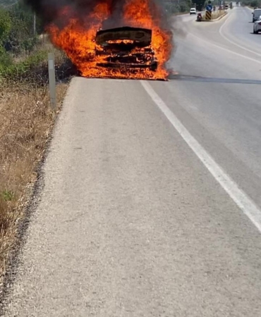 Bursa’da otomobil alevlere teslim oldu