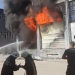 Bursa’da sünger ve baza deposu alev alev yandı