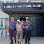 Bursa’da "yok artık" dedirten olay..19 yılla aranan şüpheli kıraathanede okey oynarken yakalandı