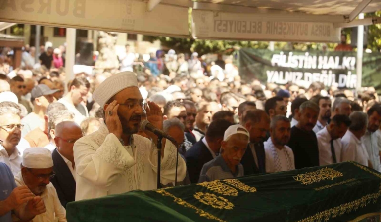 Bursa’da yüzlerce kişi Haniye için gıyabi cenaze namazına durdu