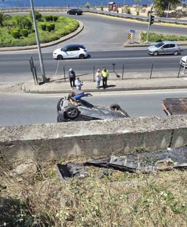 Çalışır vaziyetteki otomobil 6 metreden D-130 Karayolu’na uçtu: 1 yaralı