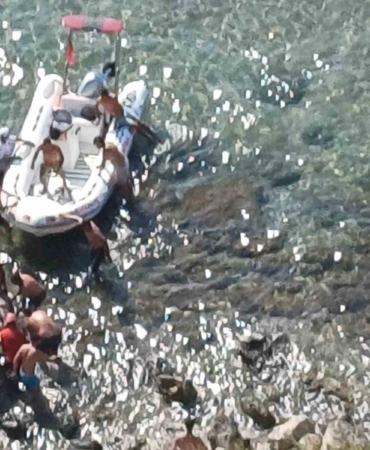 Çanakkale’de 30 metrelik uçurumdan düşen şahıs yaralandı