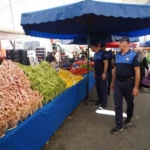 Çayırova zabıtasından pazar denetimi