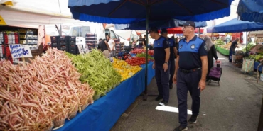 Çayırova zabıtasından pazar denetimi