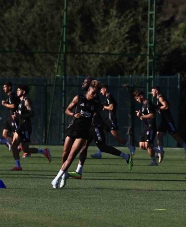 Cher Ndour, Beşiktaş’la ilk antrenmanına çıktı