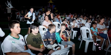 Çocuklar beyaz perdenin büyülü dünyasını keşfediyor