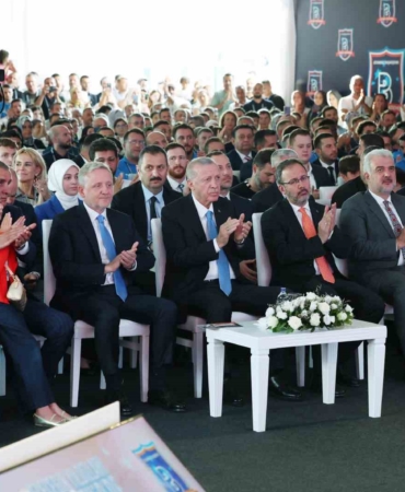 Cumhurbaşkanı Erdoğan: "Hangi sebeple olursa olsun futbola husumetin, holiganlığın, kavganın, ideolojinin girmesi, her şeyden önce sporun ruhuna zarar verir"