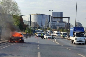 D-100 Karayolu’nda alev alev yanan araç kullanılamaz hale geldi