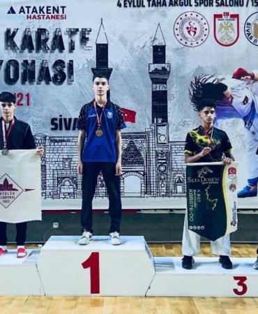 Darıcalı karateciler Sivas’tan madalyalarla döndü
