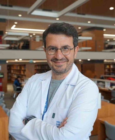 Diş çekimi öncesinde tüm sağlık durumu detaylı değerlendirilmeli