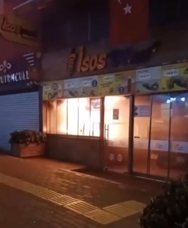 Dönerci dükkanı alev alev yandı, bina sakinleri panik dolu anlar yaşadı