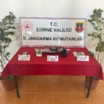 Edirne’de araçta ve evde yapılan aramada uyuşturucu çıktı