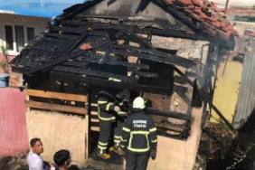 Edirne’de çıkan yangında evi küle dönen kadın gözyaşlarına boğuldu