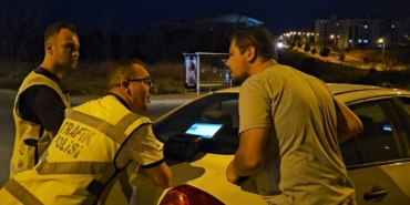 Edirne’de “dur ihtarına” uymayan alkolü tır sürücüsü dakikalarca polise dil döktü ve ağladı