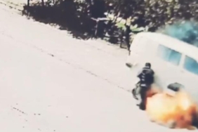 Elektrik bisiklet yandı, sürücü canını zor kurtardı