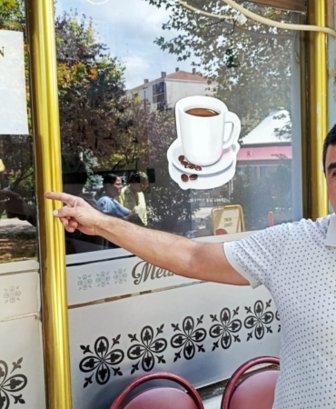 Eleman derdinden bıkan esnaf, çareyi bu ilanı yazmakla buldu