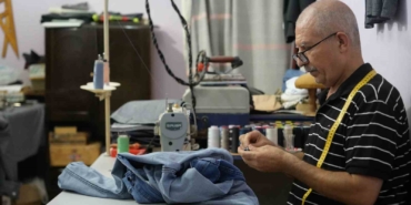 Emektar terzilerin hikayeleri: "İğnenin ucuyla büyüyen çocuklar"