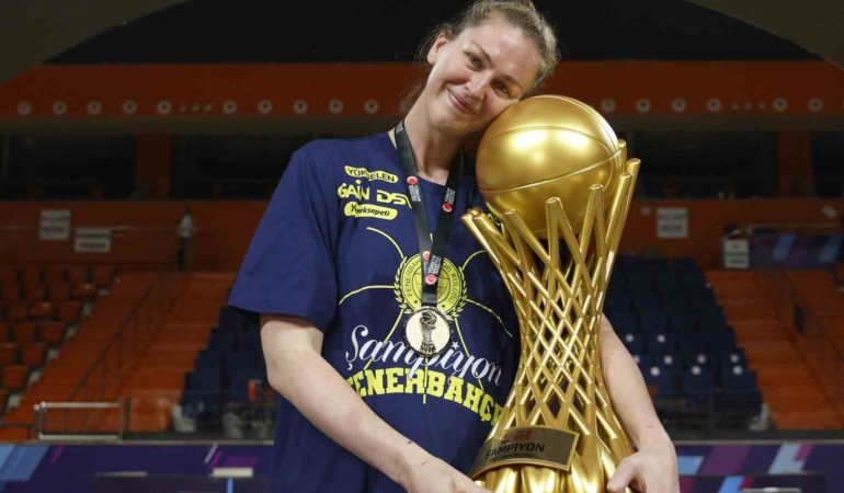 Emma Meesseman, Fenerbahçe ile sözleşme yeniledi