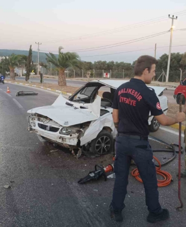 Erdek’te trafik kazası: Takla atan araçtan sağ çıktılar