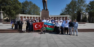 Ermeni işgalinden kurtarılan Dağlık Karabağ bölgesini Türk bayrakları ile gezdiler