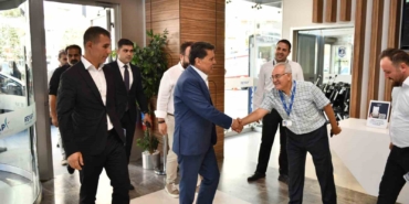 Esenyurt Belediye Başkanı şiddete uğrayan sağlık çalışanlarını evlerinde ve hastanede ziyaret etti