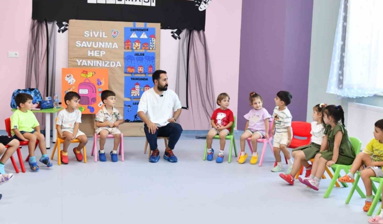 Esenyurt Belediyesi’nden kreşte eğitim gören çocuklara afet farkındalık eğitimleri