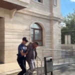 Esenyurt’ta ambulans çalışanını darp edip üzerine motosiklet süren şahıslar yakalandı