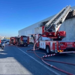 Esenyurt’ta Migros’un lojistik deposunda çıkan yangın söndürüldü