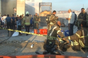 Esenyurt’ta park halindeki tırlar alev alev yandı