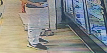 Esenyurt’ta telefon hırsızlığı kamerada