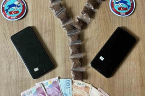 Esenyurt’ta yaşı küçük çocuklara uyuşturucu madde satmaya çalışan şahıs suçüstü yakalandı