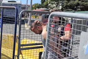 Eşini sokak ortasında boynundan bıçaklayarak öldüren şahıs adliyeye sevk edildi