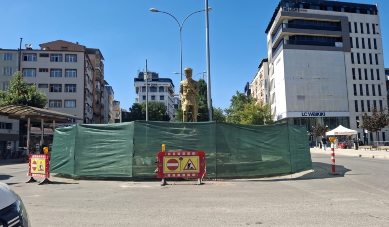 Eski Belediye Kavşağı bölgesinde trafik düzenlemesi