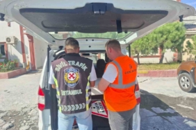 Eyüpsultan’da yola pis su dökerek ilerleyen beton mikseri sürücüsüne para cezası