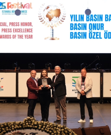 Fatih Erkoç şarkılarını binlerce hayranı ile birlikte söyledi