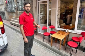 Fatih’te inanılmaz kaza kamerada: Fenalaşınca yere düşen adamın üzerinden otomobil geçti