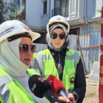 Fatih’teki tarihi Hacı Evliya Çeşmesi vinçlerle yeni yerine taşındı