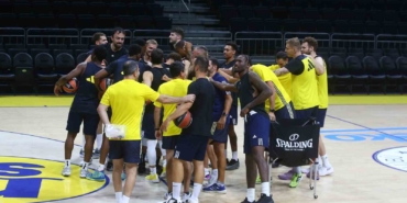 Fenerbahçe Erkek Basketbol Takımı, yeni sezonun ilk antrenmanını yaptı