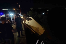 Freni boşalan araç 2 metrelik yükseklikte asılı kaldı