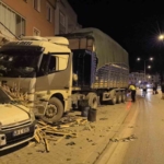 Freni boşalan tır dehşet saçtı