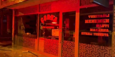 Gece vakti lokanta kurşunladı… O anlar kamerada