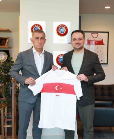 Gençlik ve Spor Bakanı Yardımcısı Eminoğlu’dan TFF Başkanı Hacıosmanoğlu’na ziyaret
