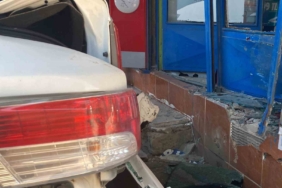 Geri manevra yapan otomobil kazaya sebep oldu