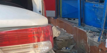 Geri manevra yapan otomobil kazaya sebep oldu