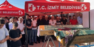 Gölde boğulan babaanne ve 2 torunu son yolculuğuna uğurlandı